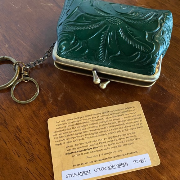 Brand New Patricia Nash Green Leather Embossed Floral Pattern Coin Purse - Picture 5 of 6